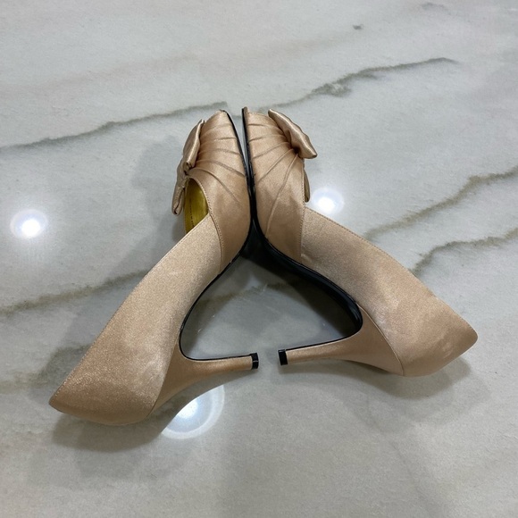 Nina Heels Size 37 US 6.5 Gold Champagne Satin Peep Toe Pleated Bow - Picture 7 of 14